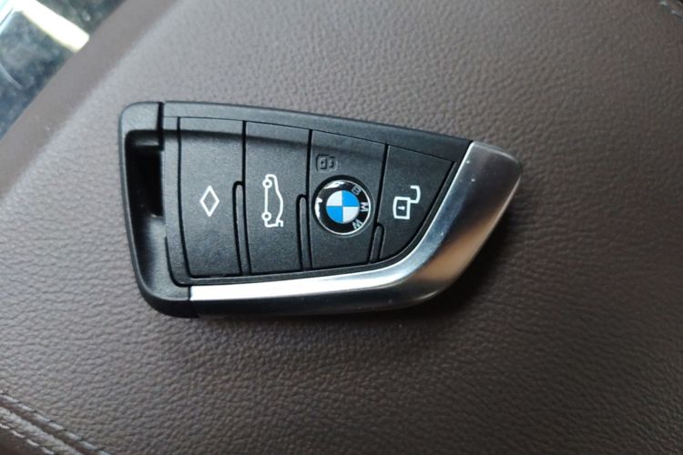BMW 3 Series 2023 car image #14