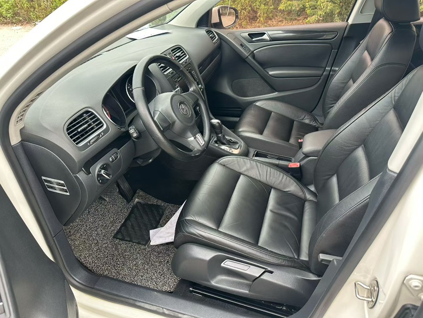 Volkswagen Golf 2013 car image #3