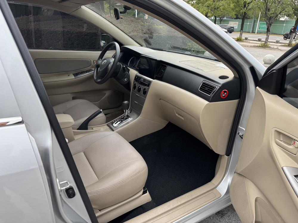 Toyota Corolla (Classic) 2015 #10 Toyota Corolla (Classic) 2015 car image #10
