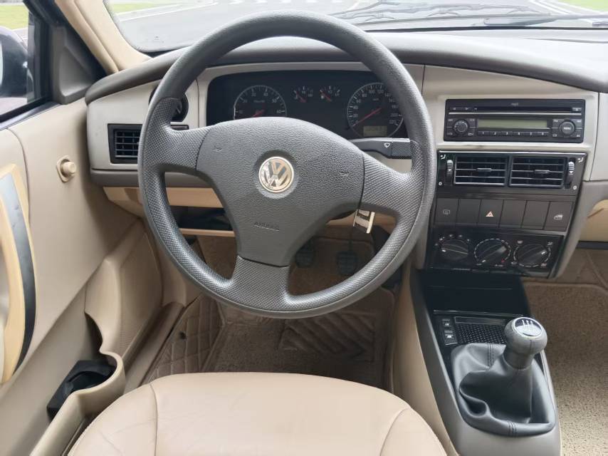 Volkswagen Santana Vista 2012 car image #6