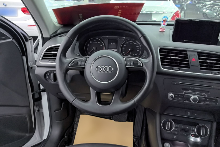 Audi Q3 2017 #15 Audi Q3 2017 car image #15