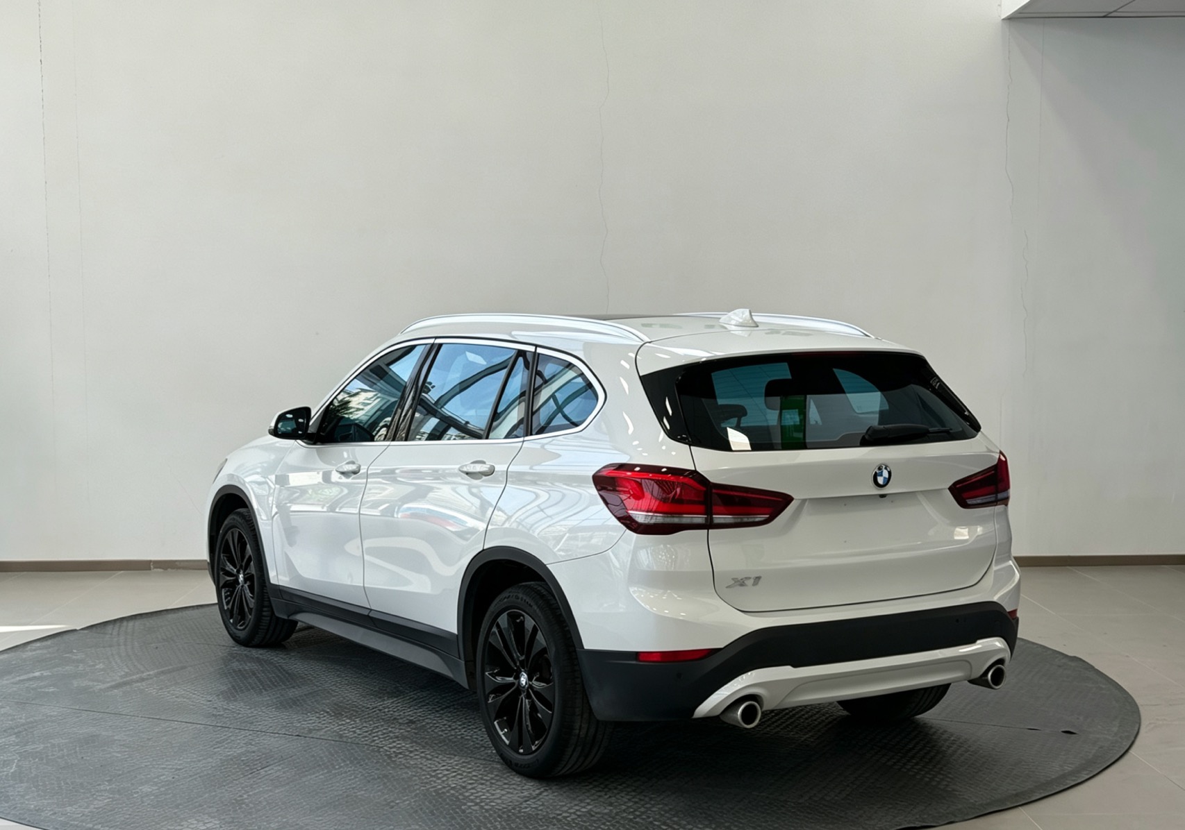 BMW X1 2021 car image #2