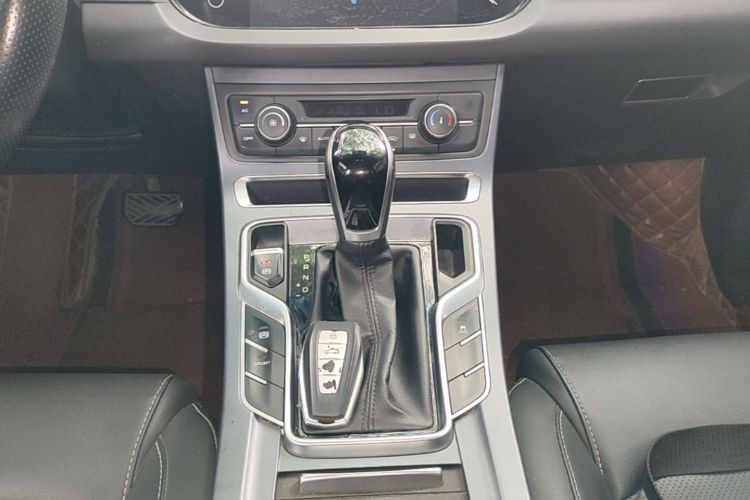 GEELY Emgrand 2019 car image #14