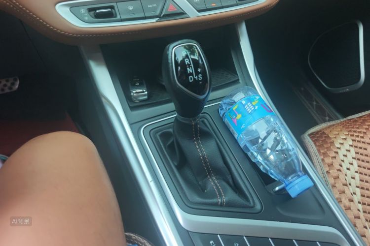 GEELY Vision X6 2019 immagine di auto #16
