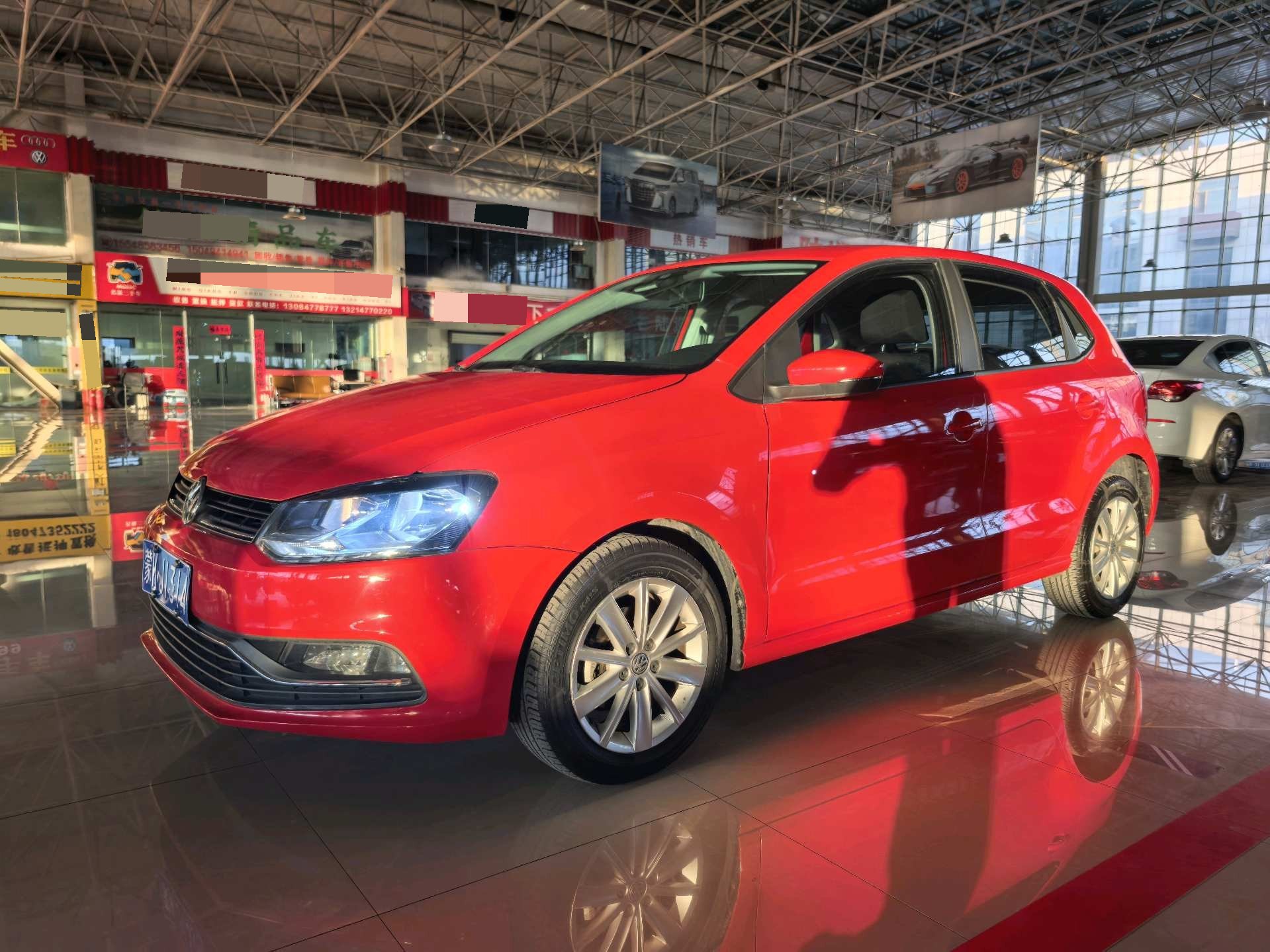 Volkswagen Polo 2015 car image 