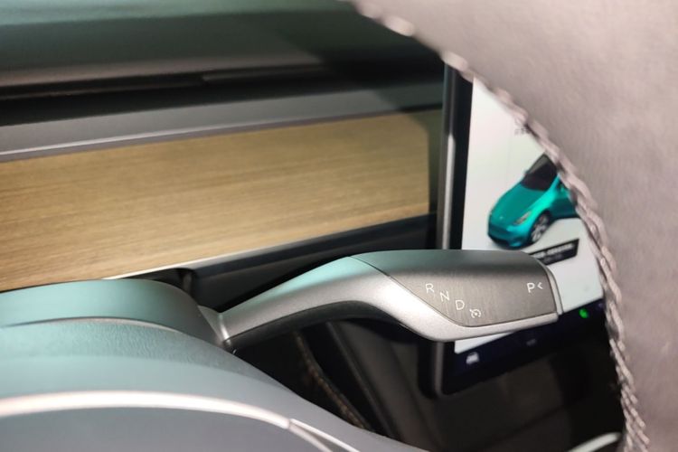Tesla Model Y 2022 car image #14
