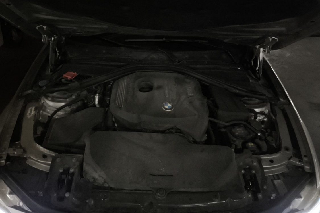 BMW 3 Series 2017 immagine di auto #10