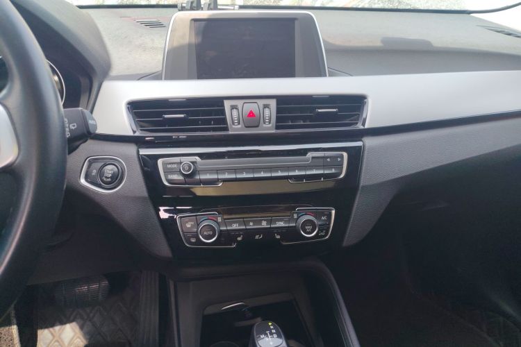 BMW X1 2019 #13 BMW X1 2019 car image #13