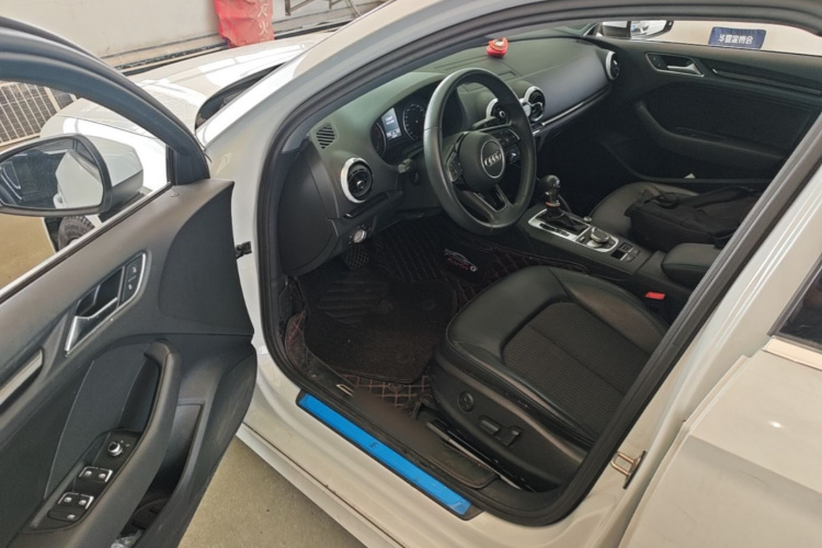 Audi A3 2019 صورة سيارة #16