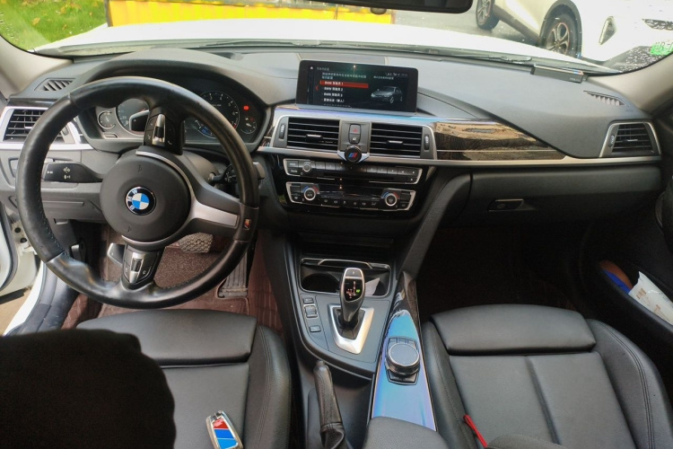 BMW 3 Series 2018 car image #7