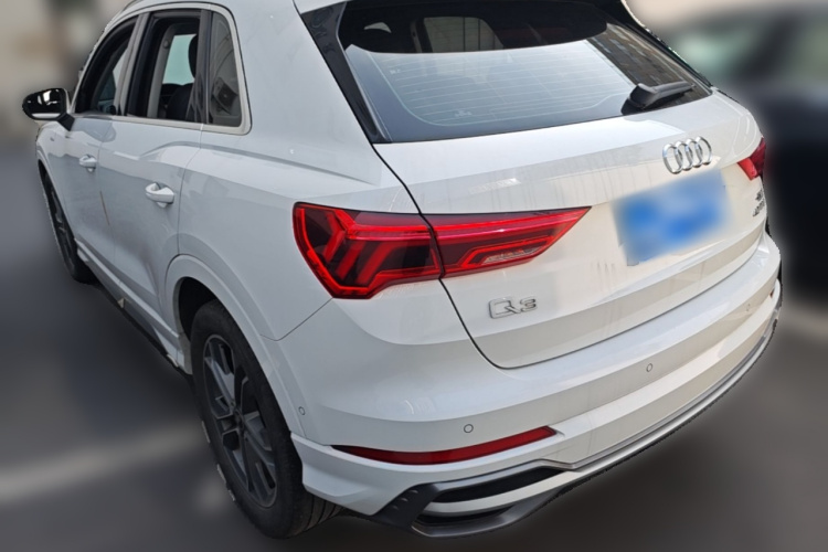Audi Q3 2022 car image #5