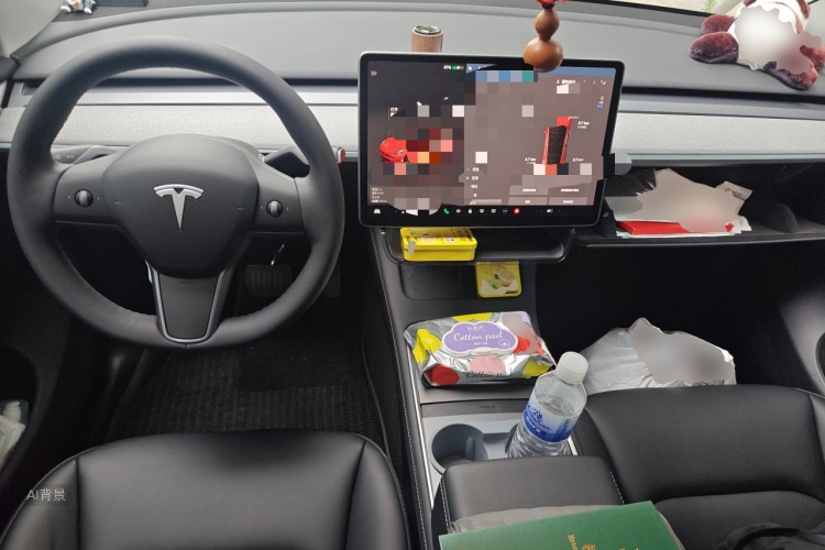 Tesla Model Y 2023 car image #11