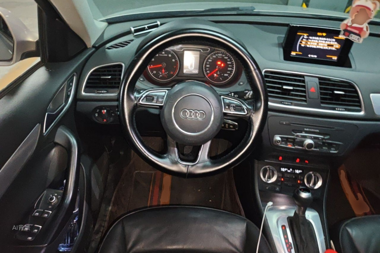 Audi Q3 2016 car image #12
