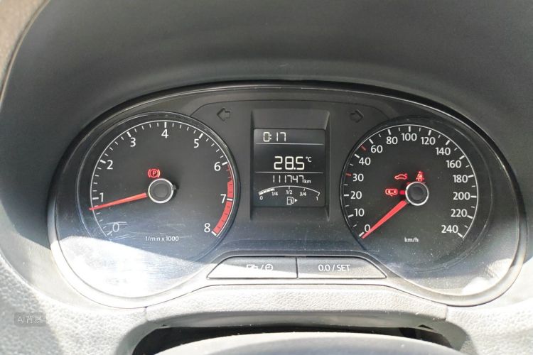 Volkswagen Polo 2015 #13 Volkswagen Polo 2015 car image #13