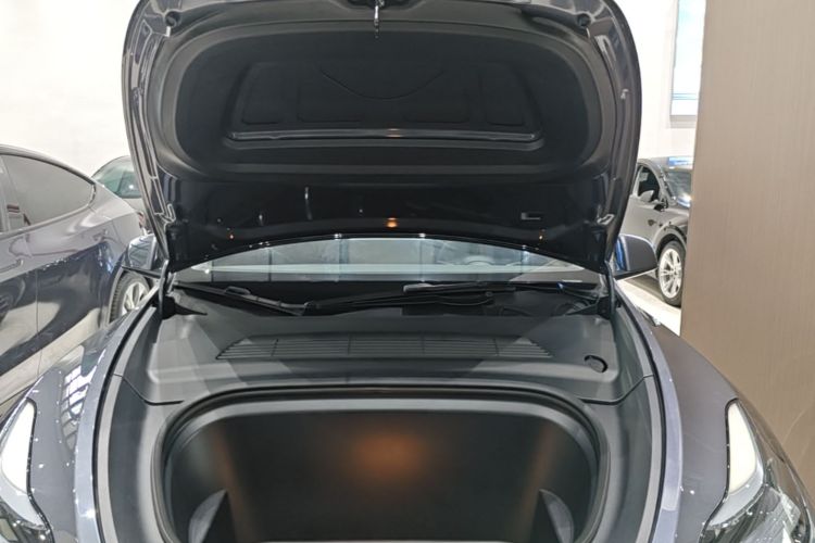 Tesla Model Y 2023 #20 Tesla Model Y 2023 car image #20