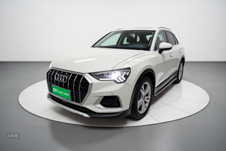 Audi Q3 2020 car image #2