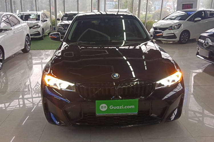 BMW 3 Series 2024 car image #3