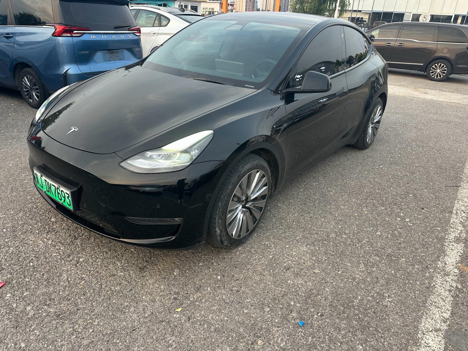 Tesla Model Y 2022 Tesla Model Y 2022 car image