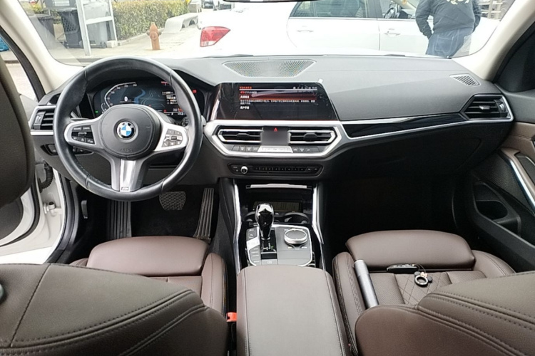 BMW 3 Series 2022 #11 BMW 3 Series 2022 car image #11