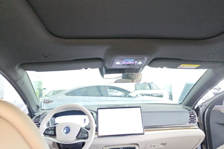BYD Han 2025 car image #18