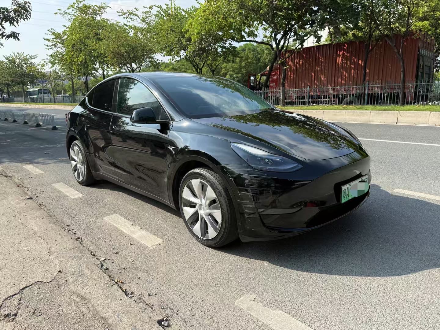 Tesla Model Y 2022 صورة سيارة #3