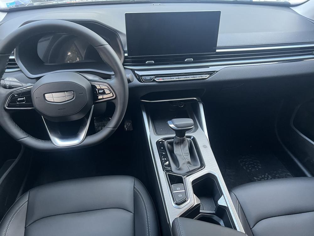 GEELY Emgrand 2025 car image #3