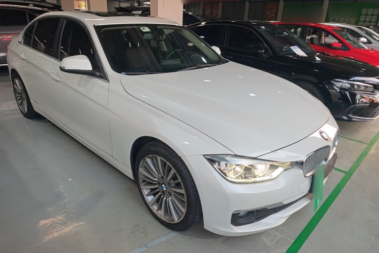 BMW 3 Series 2019 car image #4