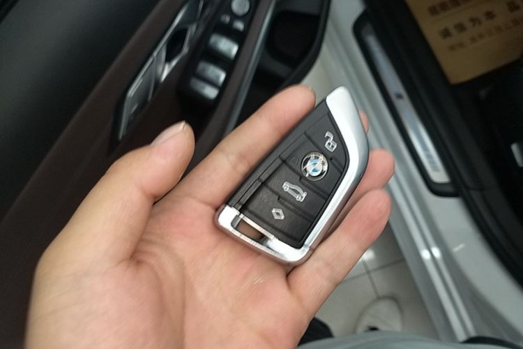 BMW 3 Series 2020 car image #9