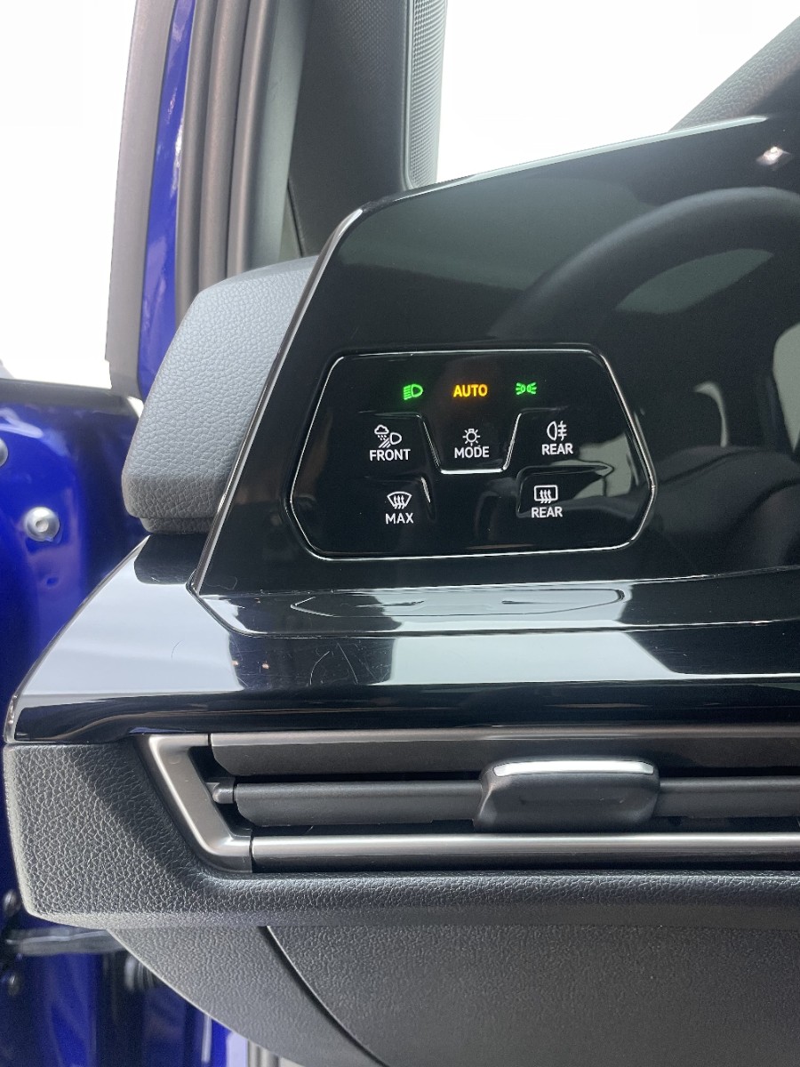 Volkswagen Golf 2022 car image #9