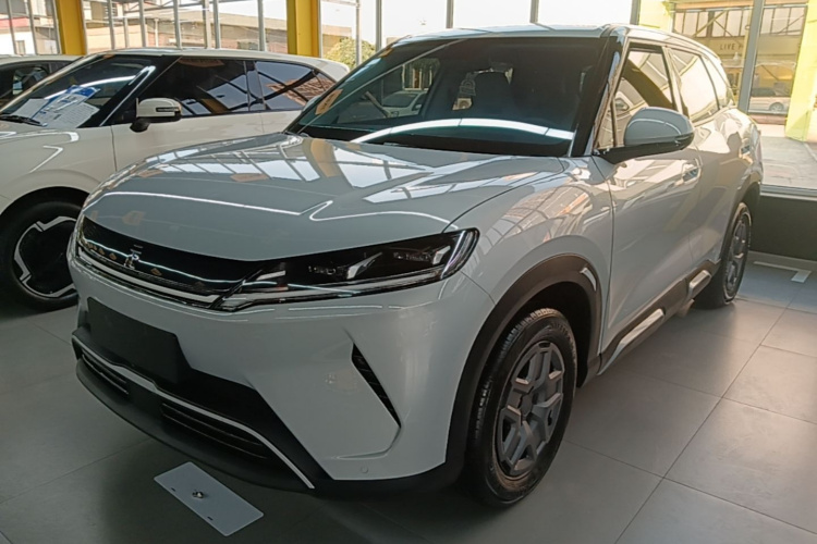 BYD YuanUP 2025 #2 BYD YuanUP 2025 صورة سيارة #2