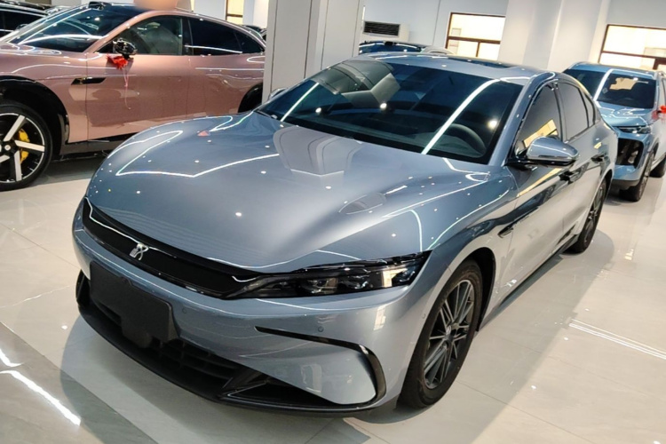 BYD Han 2025 car image #2