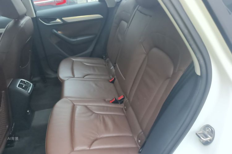 Audi Q3 2014 car image #19