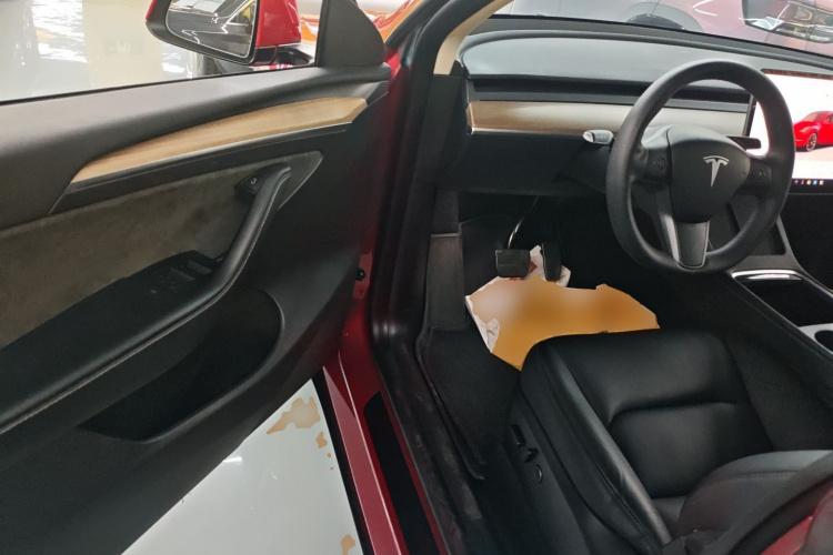 Tesla Model Y 2023 #12 Tesla Model Y 2023 car image #12