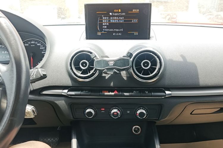 Audi A3 2016 car image #13