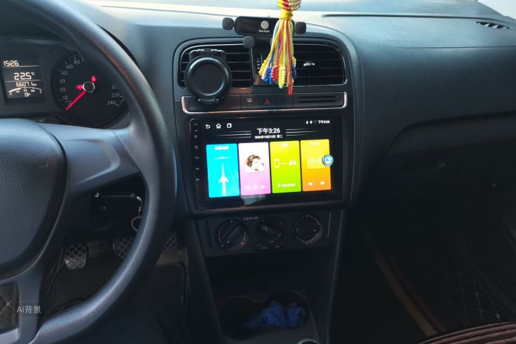 Volkswagen Polo 2016 car image #15