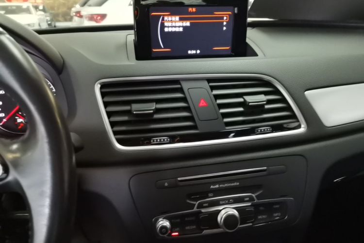 Audi Q3 2017 imagem de carro #15