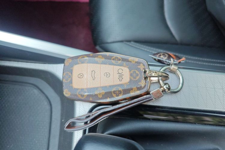 GEELY Emgrand 2024 изображение автомобиля #9