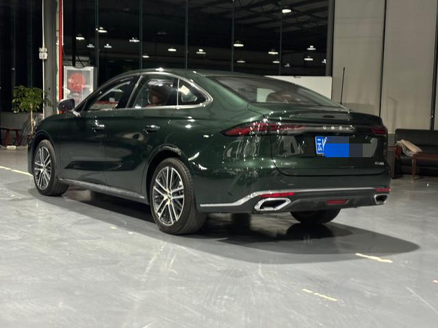 GEELY Emgrand 2025 #3 GEELY Emgrand 2025 car image #3