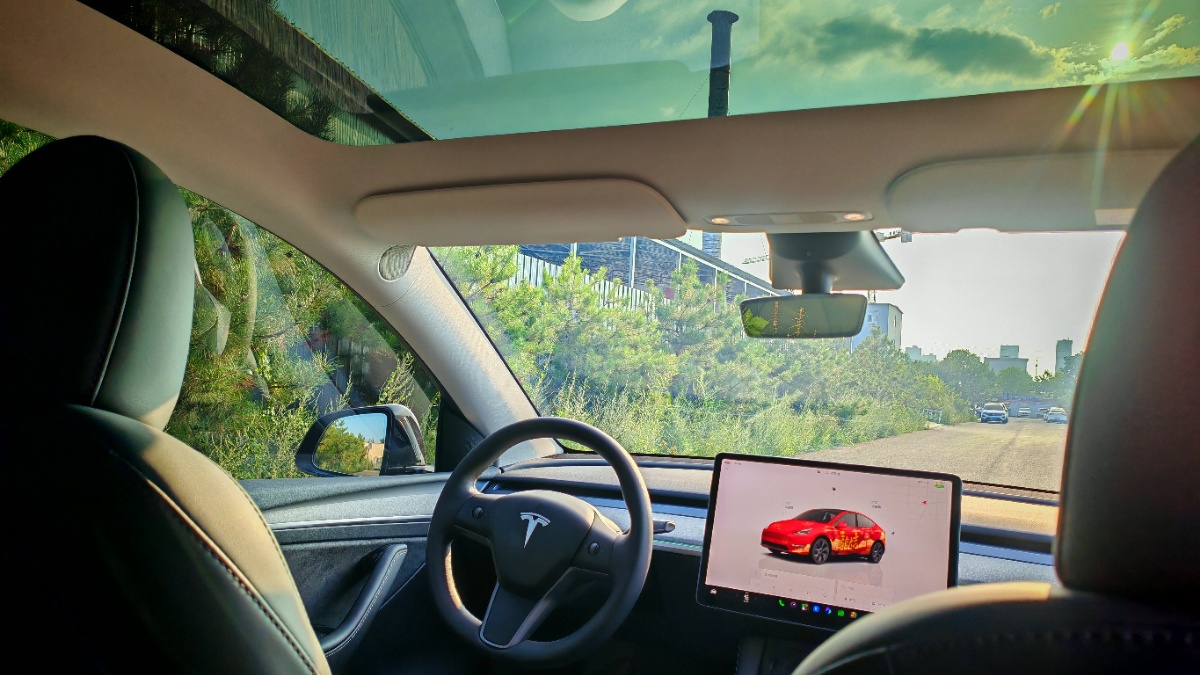 Tesla Model Y 2024 #5 Tesla Model Y 2024 car image #5