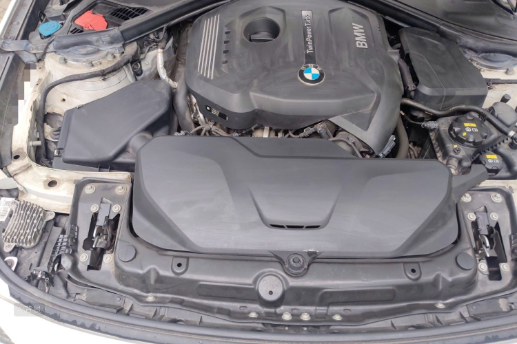 BMW 3 Series GT 2017 صورة سيارة #22