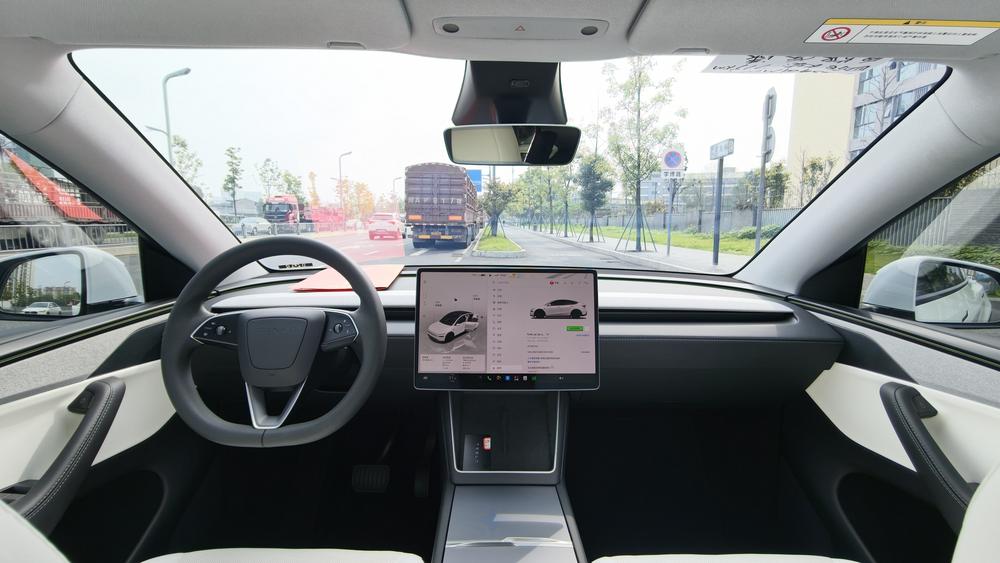Tesla Model Y 2025 #13 Tesla Model Y 2025 imagen de coche #13