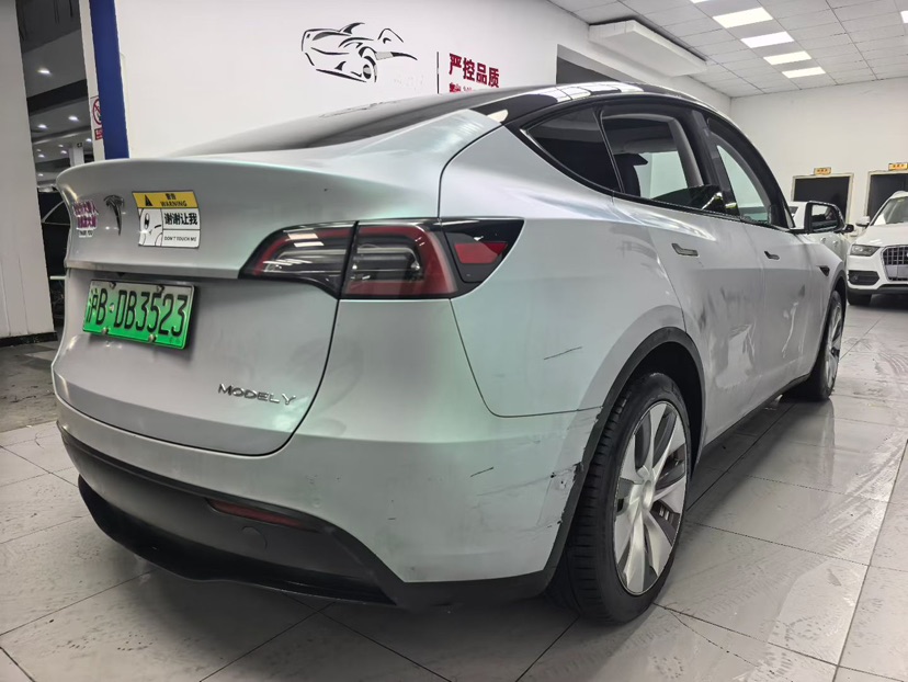 Tesla Model Y 2022 car image #4