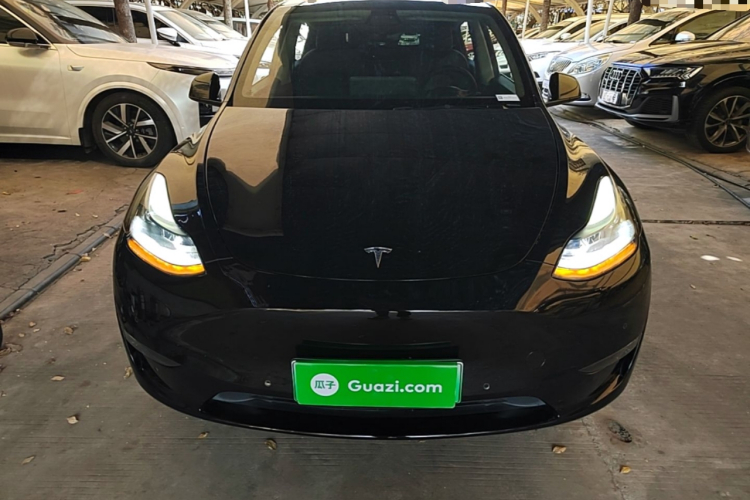 Tesla Model Y 2022 immagine di auto #3