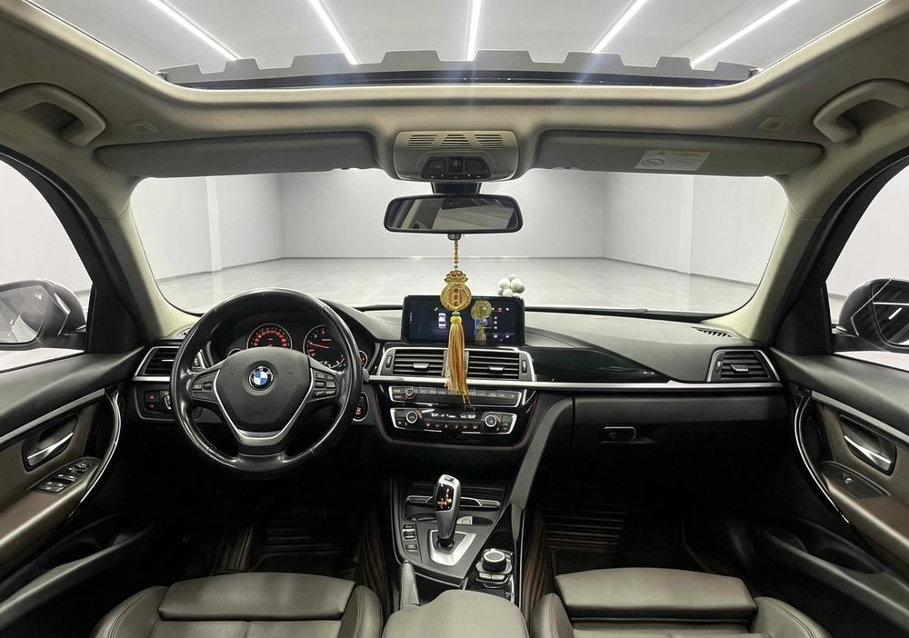 BMW 3 Series 2018 #8 BMW 3 Series 2018 car image #8