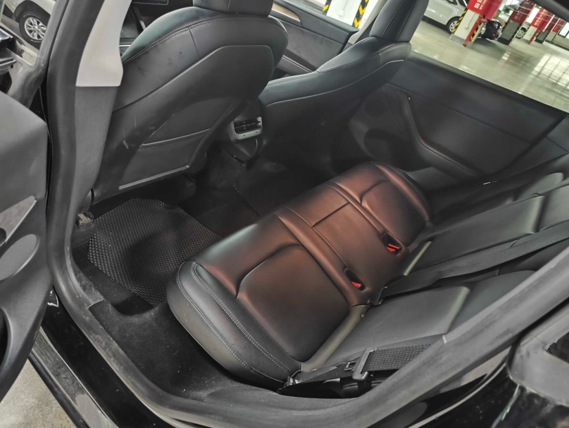 Tesla Model Y 2022 car image #5