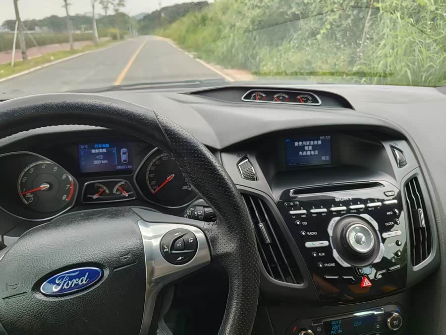 Ford Focus (Imported) 2014 car image #46