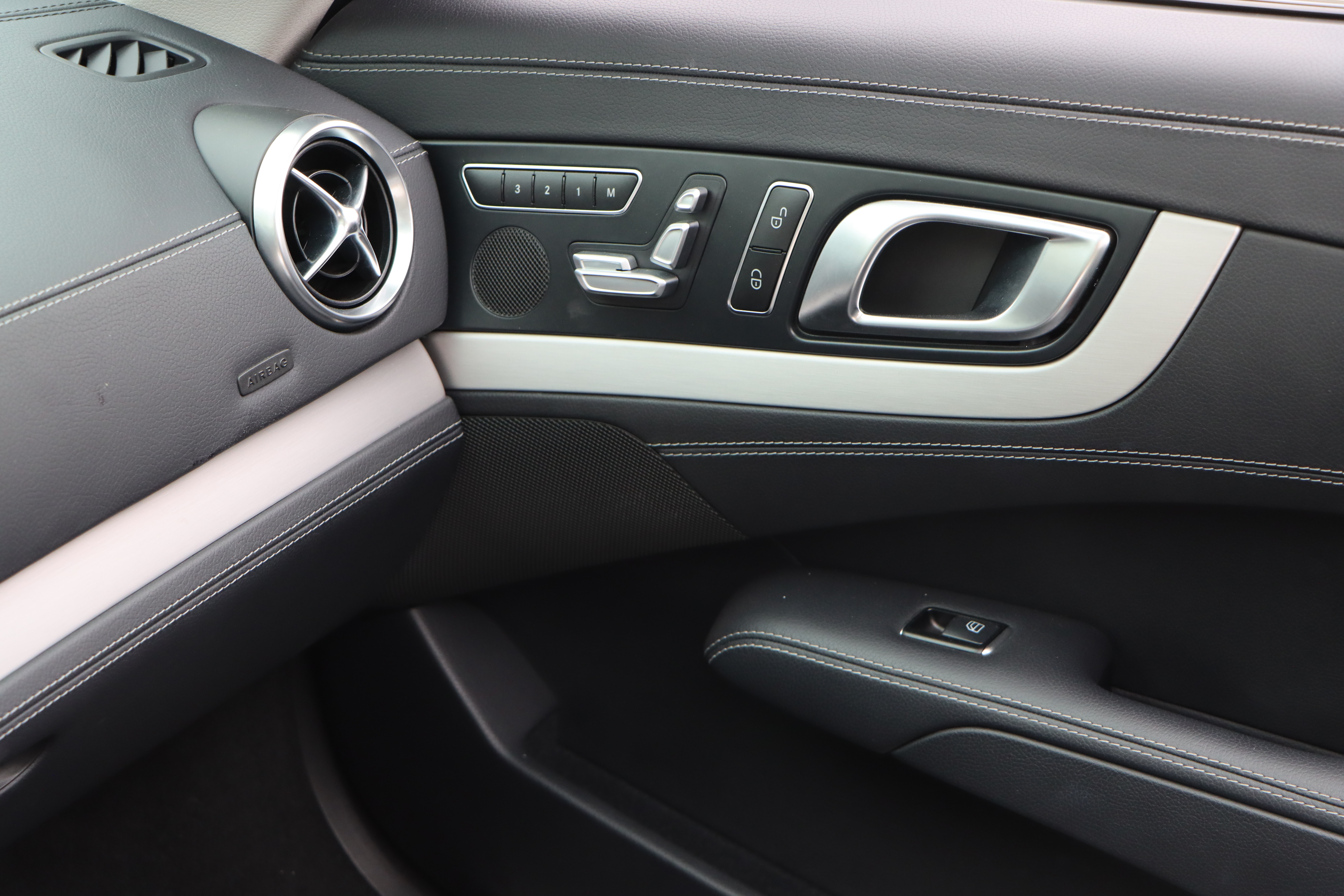 Mercedes-Benz SL Class 2019 car image #46