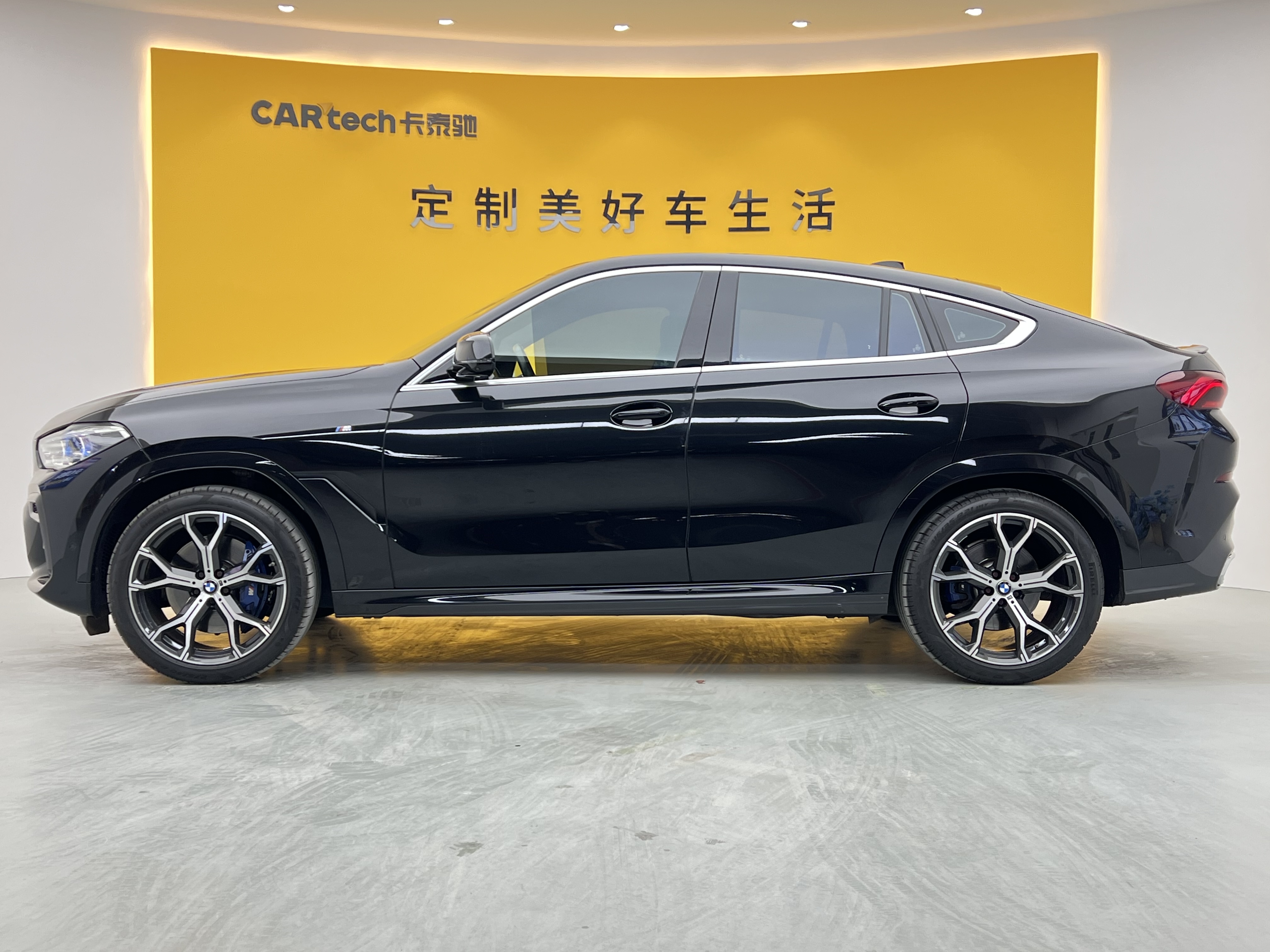 BMW X6 2021 car image #46