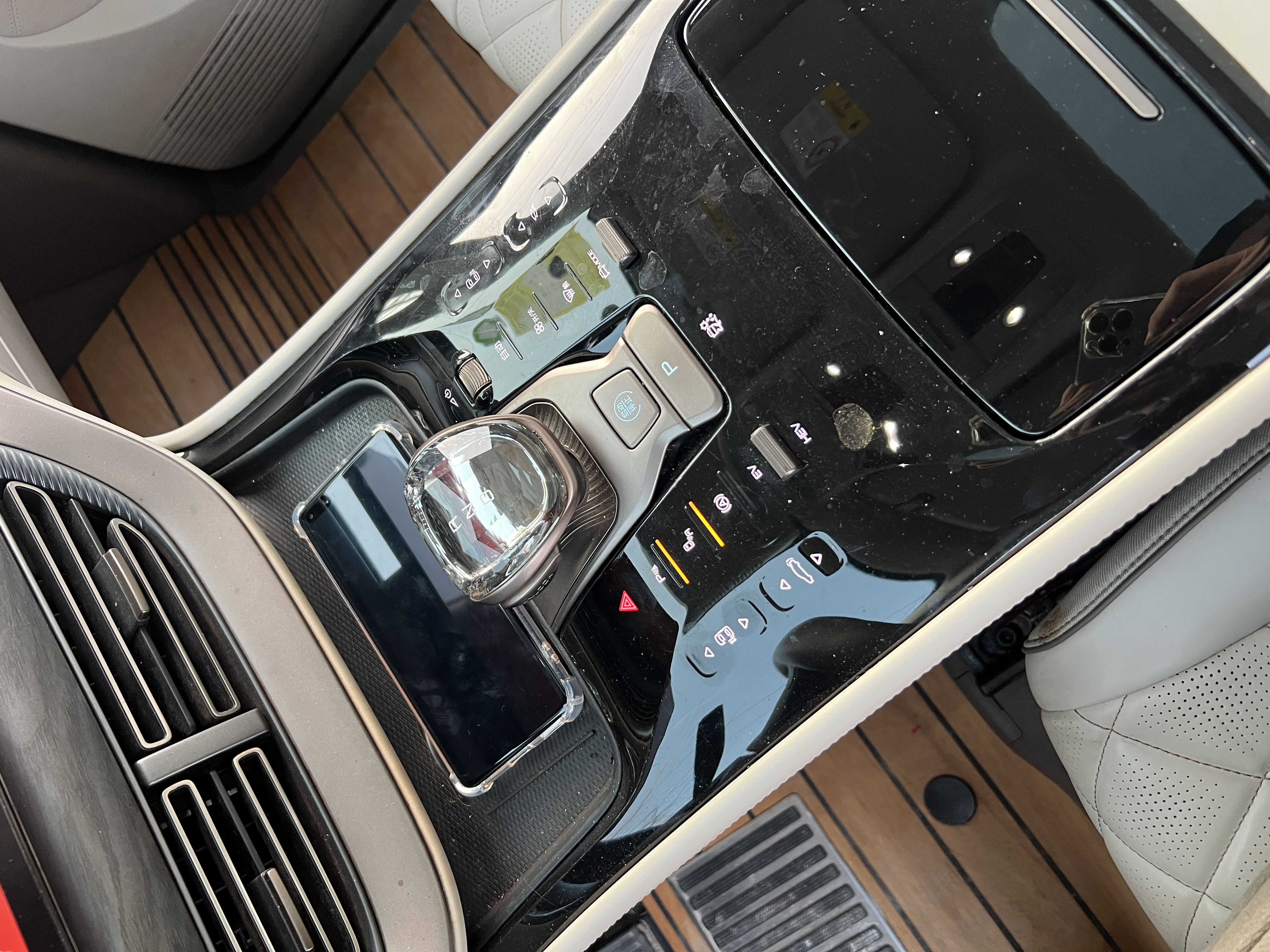 Denza D9 2023 صورة سيارة #46