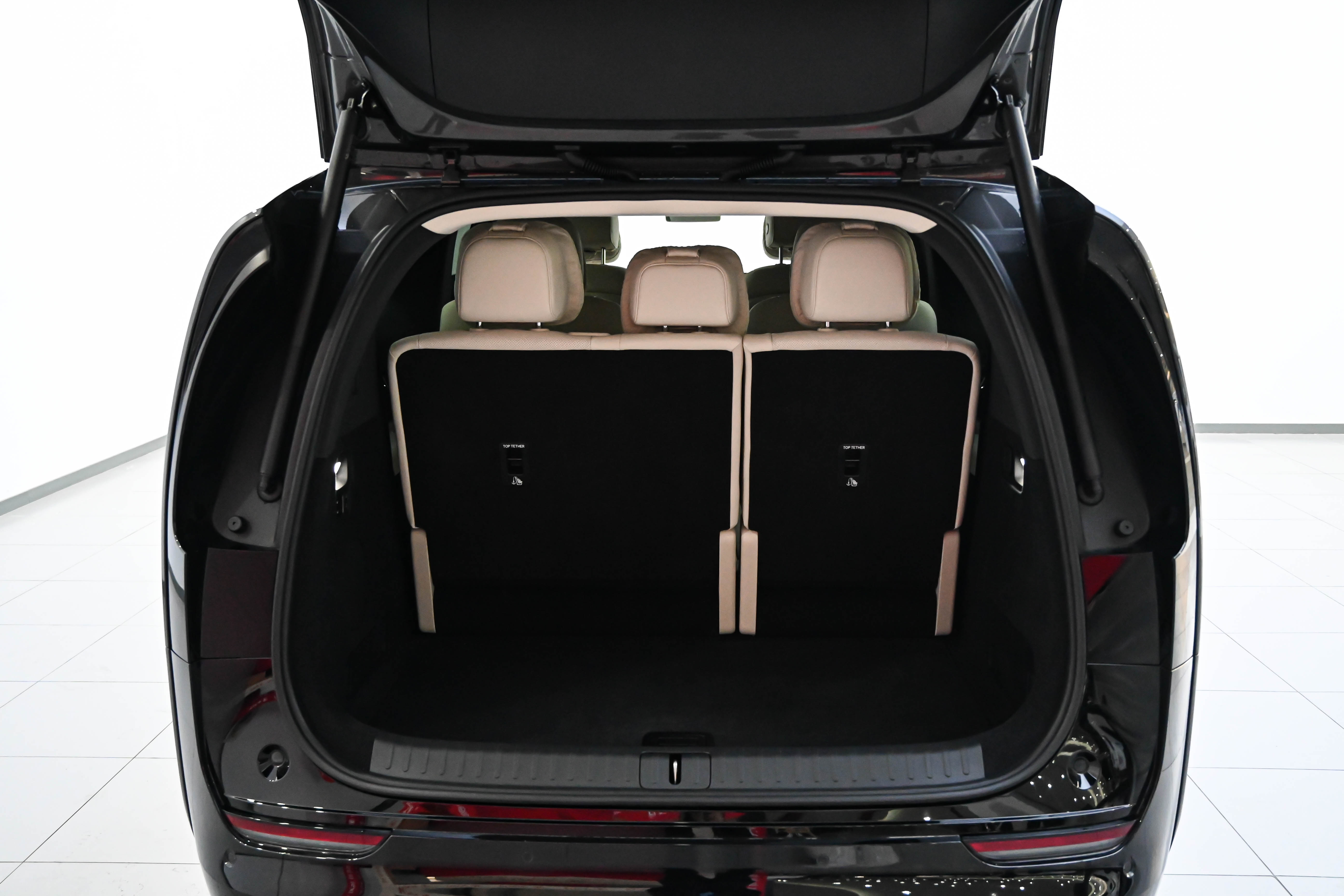 理想汽车 理想MEGA 2025 汽车图片 #46